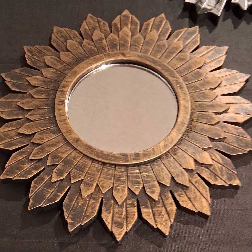 Decorative Plastic Sunburst Wall Mirror Set of 3 in Gold and Silver Tone - Picture 2 of 11
